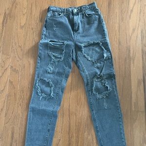 BDG 27W MOM HIGH RISE JEANS IN BLACK